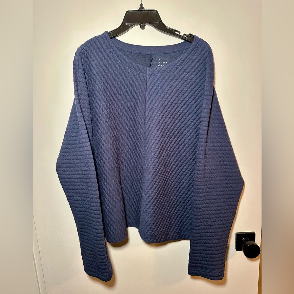 A New Day navy blue quilted long sleeve top Size XXL